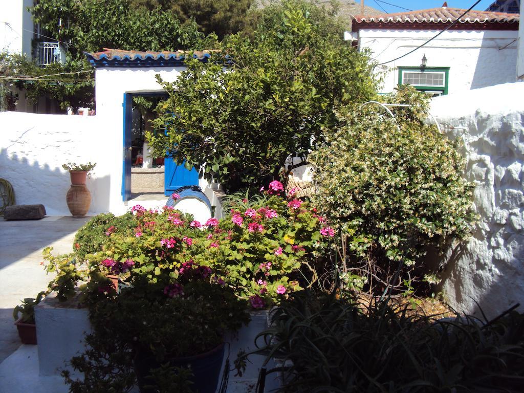 Spalieri Rooms Hydra  Exterior foto