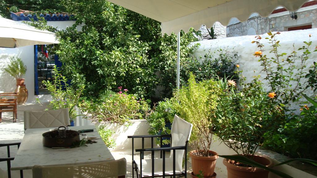 Spalieri Rooms Hydra  Exterior foto